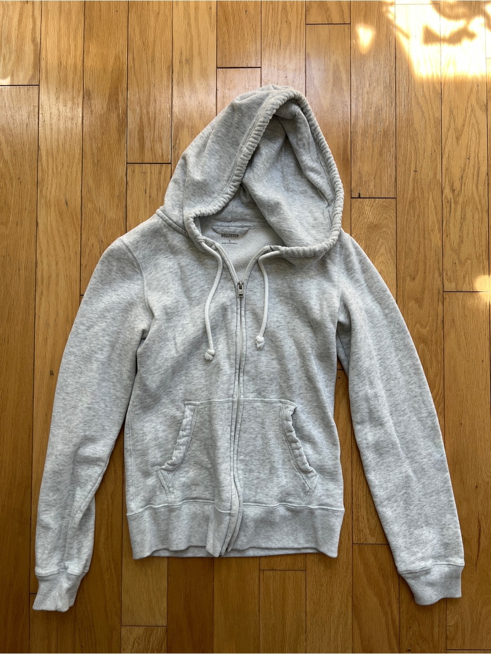 Women’s Hollister light Heather grey zip up hoodie